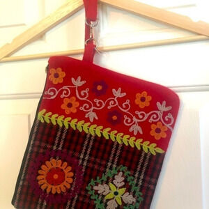 Wool multiColored  tablet holder‎ Super cute and has never been used